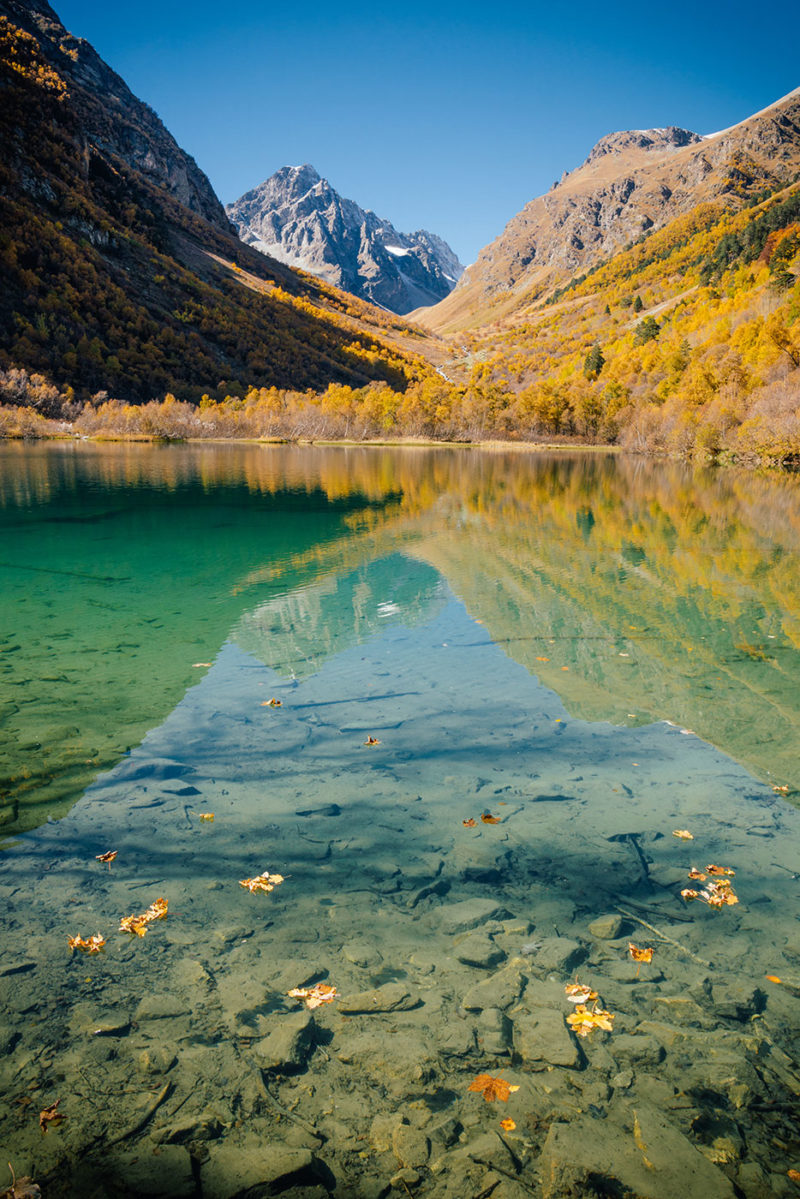 Бадукское озеро осенью