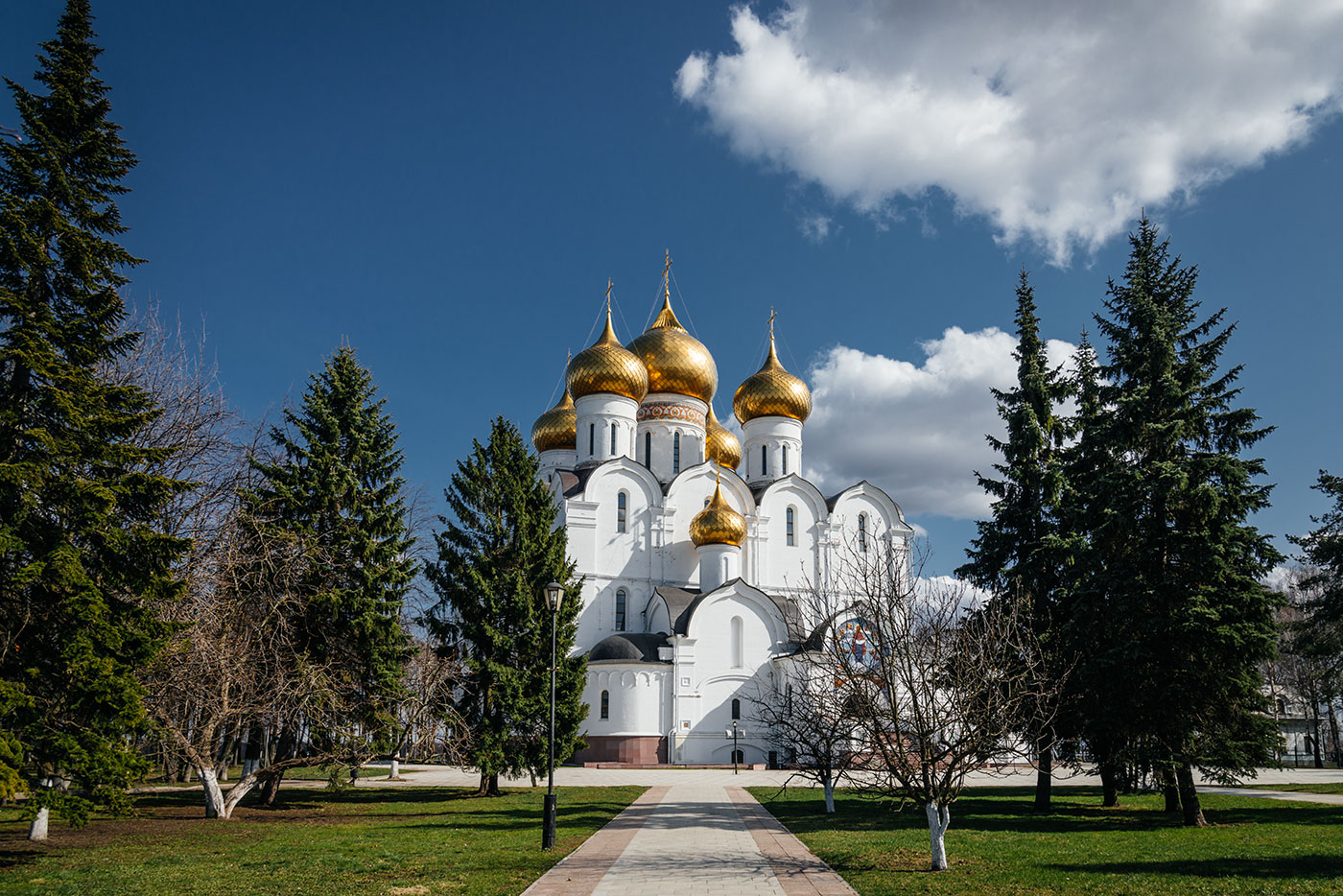 Фото Ярославля | Успенский собор, вид с бульвара Мира