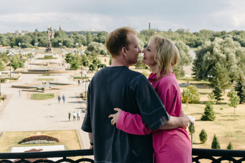 семейная пара на Стрелке Ярославля