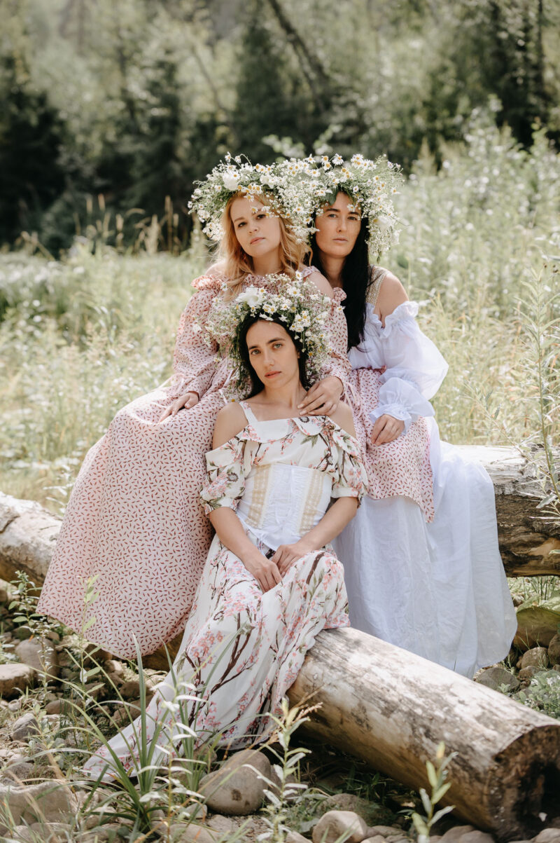 девушки в образе дриад