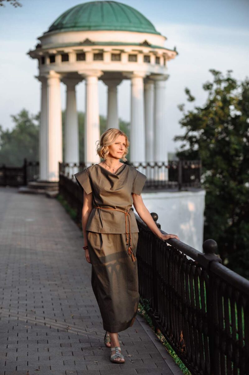 Фотосессия на Стрелке Ярославля с видом на беседку