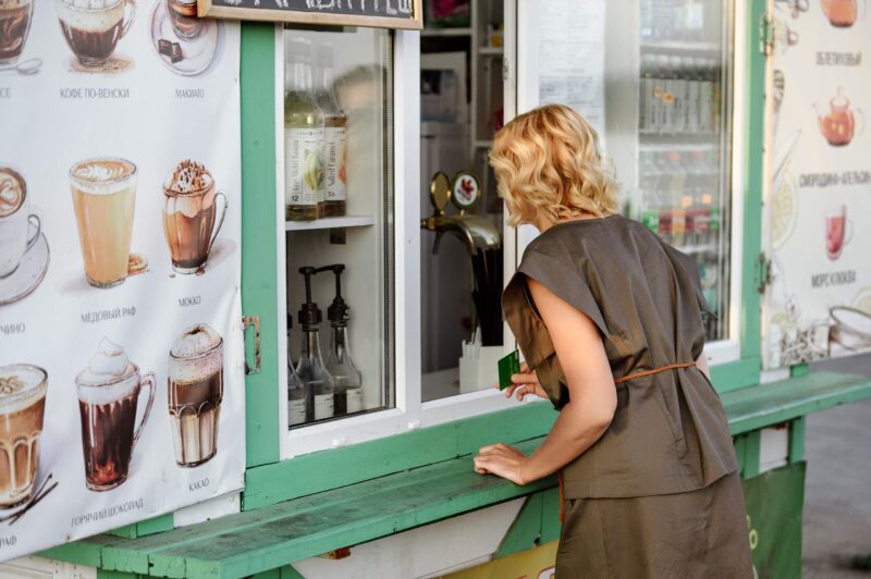 Репортажный кадр с фотопрогулки по городу